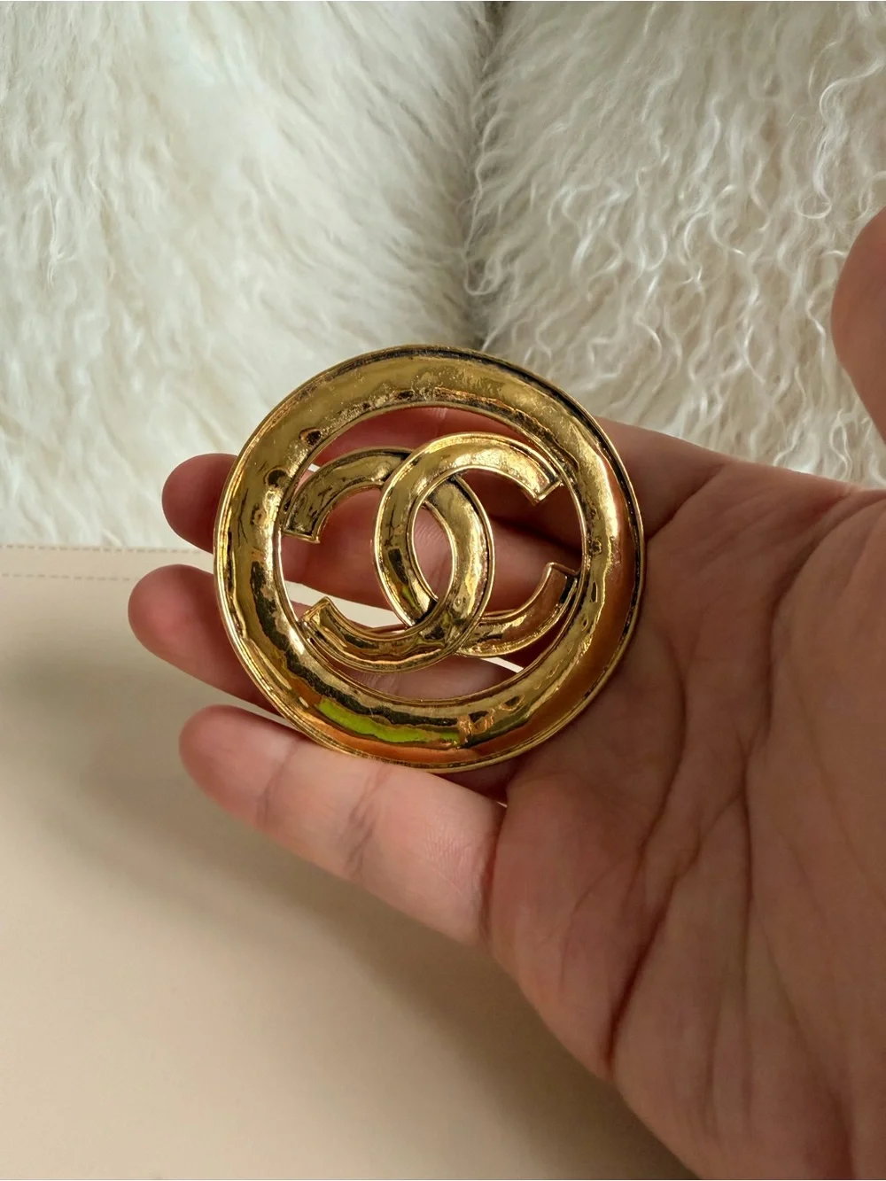 chanel xl Gold Tone Interlocking Circle Brooch